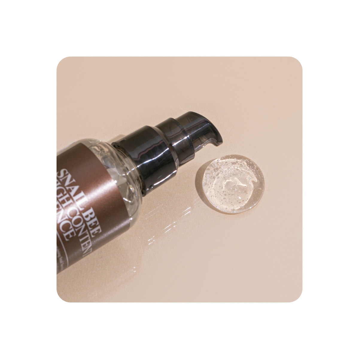 Cosmética Coreana al mejor precio: Esencia Anti-arrugas y Anti-manchas - Benton Snail Bee High Content Essence de Benton en Skin Thinks - Piel Seca