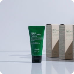 Cosmética Coreana al mejor precio: Benton Aloe Hyaluron Cream - Calmante e Hidratante de Benton en Skin Thinks - Piel Sensible
