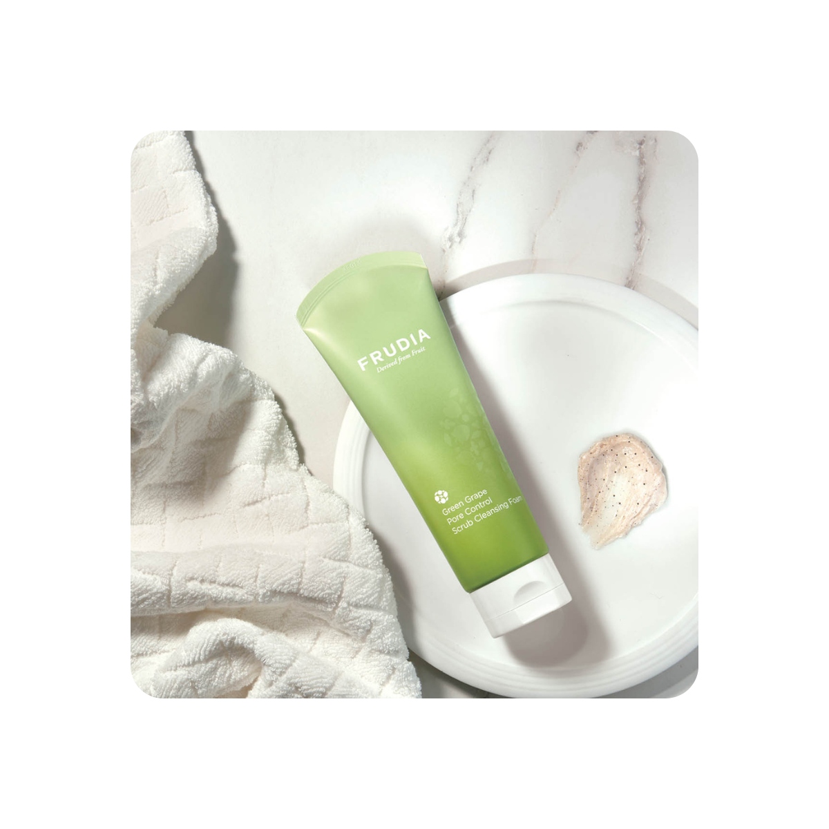 Espumas Limpiadoras al mejor precio: Frudia Green Grape Pore Control Scrub Cleansing Foam - Espuma limpiadora exfoliante. de Frudia en Skin Thinks - Piel Grasa