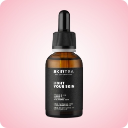 Serums - Cosmética Natural al mejor precio: SkinTra Light Your Skin Serum de vitamina C al 20% y Ácido Ferúlico de SKINTRA en Skin Thinks - Tratamiento de Poros